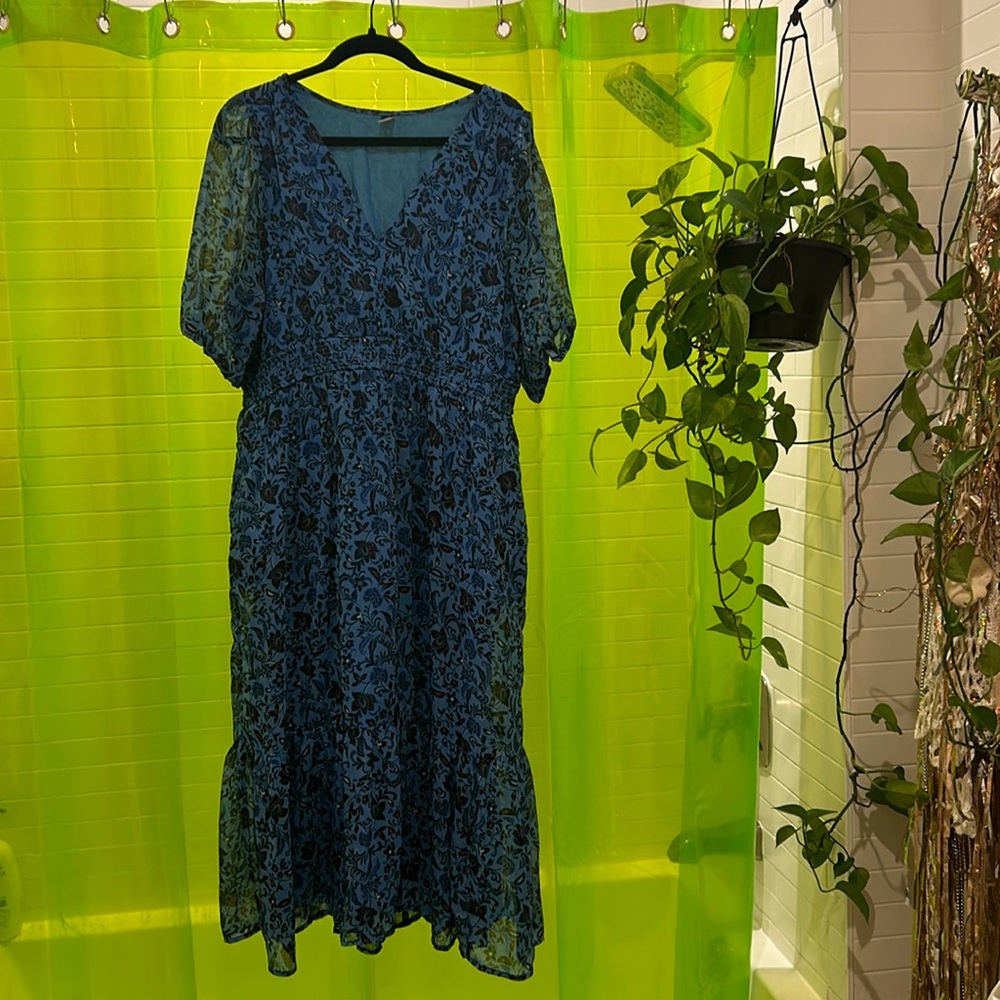 Old Navy blue maxi dress very pretty
